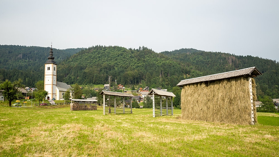 _16C7297 Hay racks.jpg